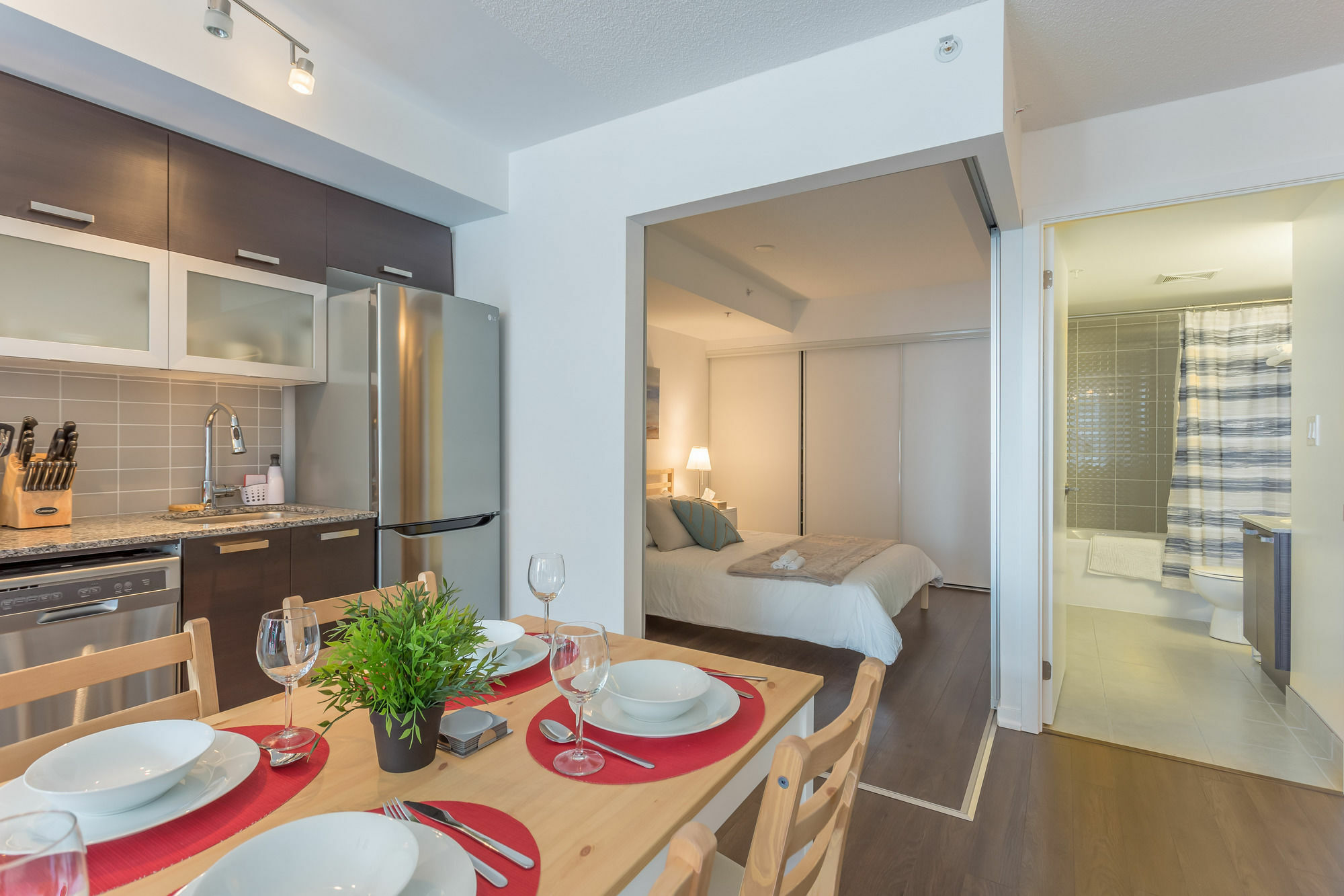 Aoc Suites - Luxury Condo - City/Cn Tower View 토론토 외부 사진